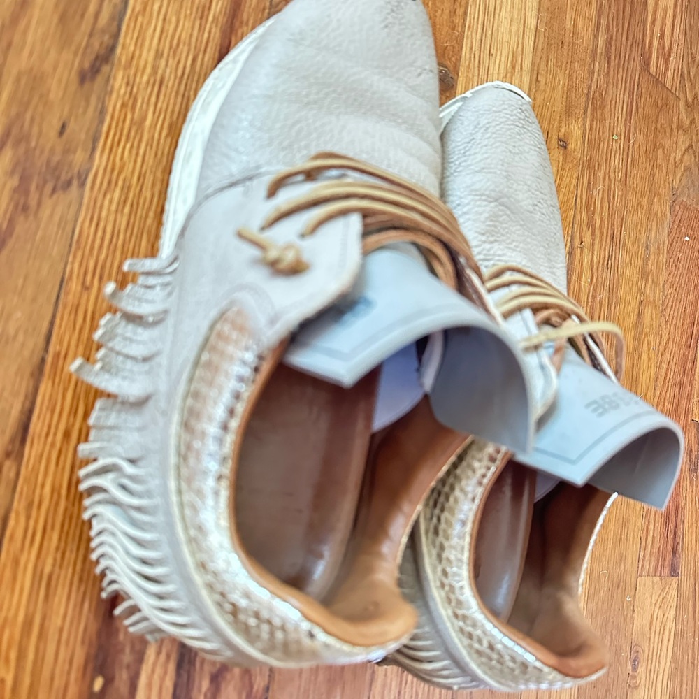 Esse Ut Esse fringe sneakers- tan leather and gold